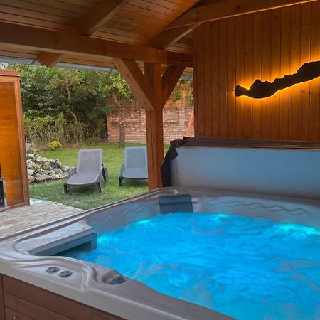 Balaton Apartman Balatonmariafurdo Bagian luar foto