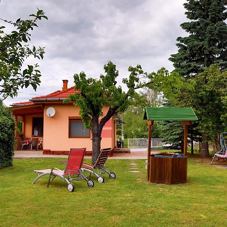 Balaton Apartman Balatonmariafurdo Bagian luar foto