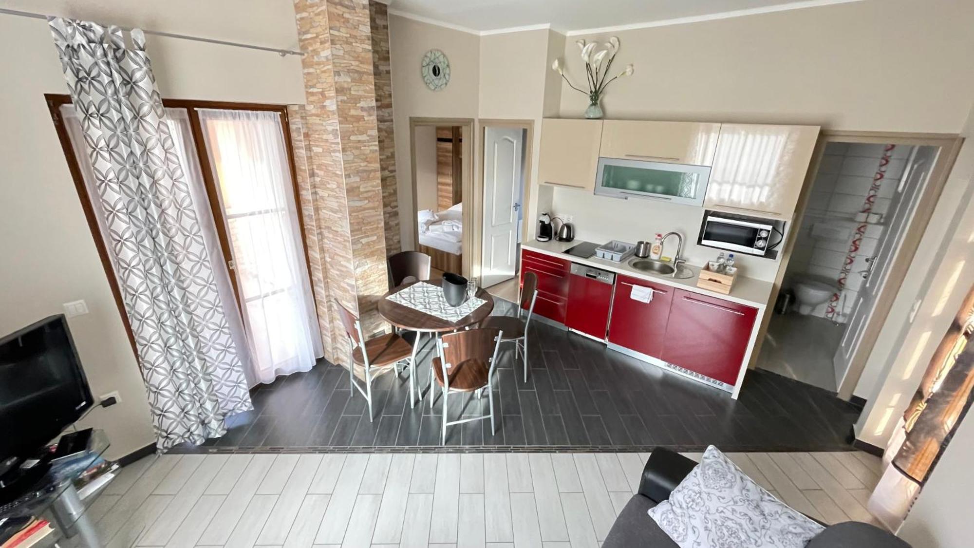 Balaton Apartman Balatonmariafurdo Bagian luar foto