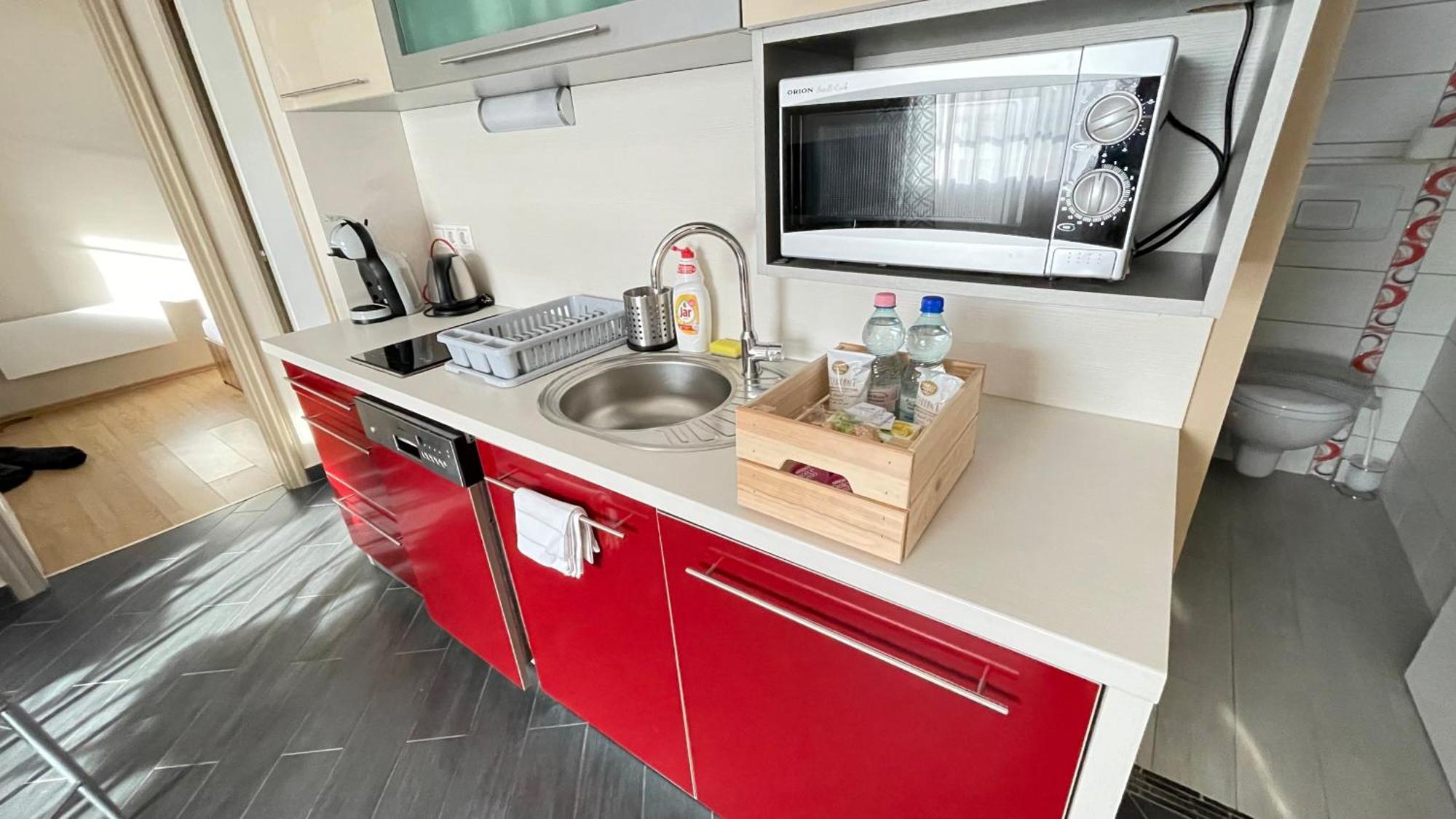 Balaton Apartman Balatonmariafurdo Bagian luar foto