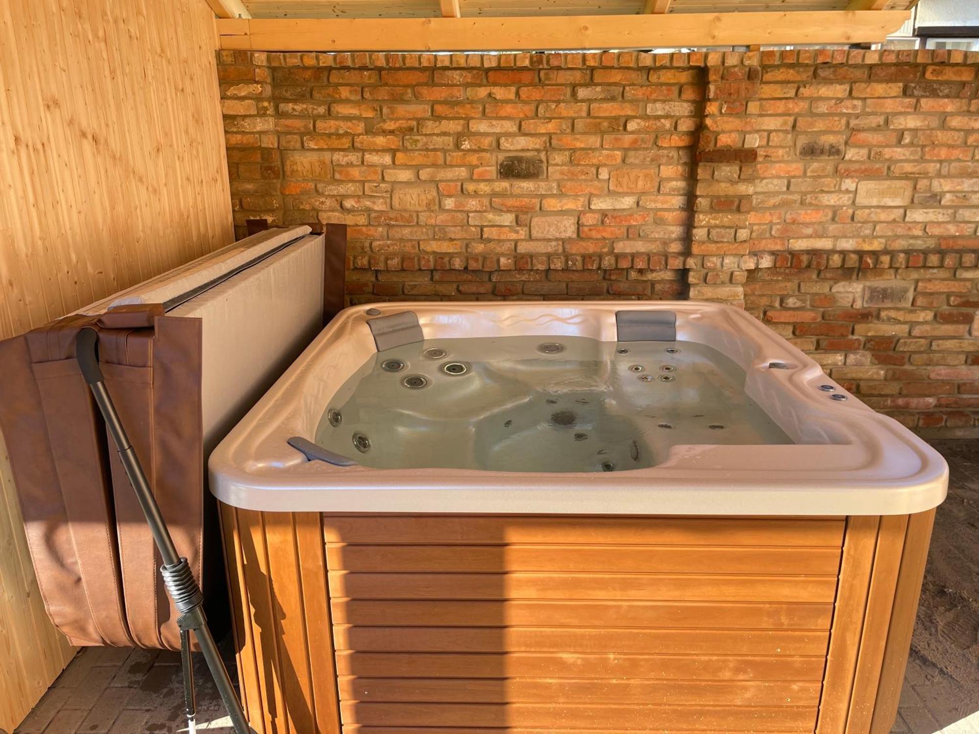 Balaton Apartman Balatonmariafurdo Bagian luar foto