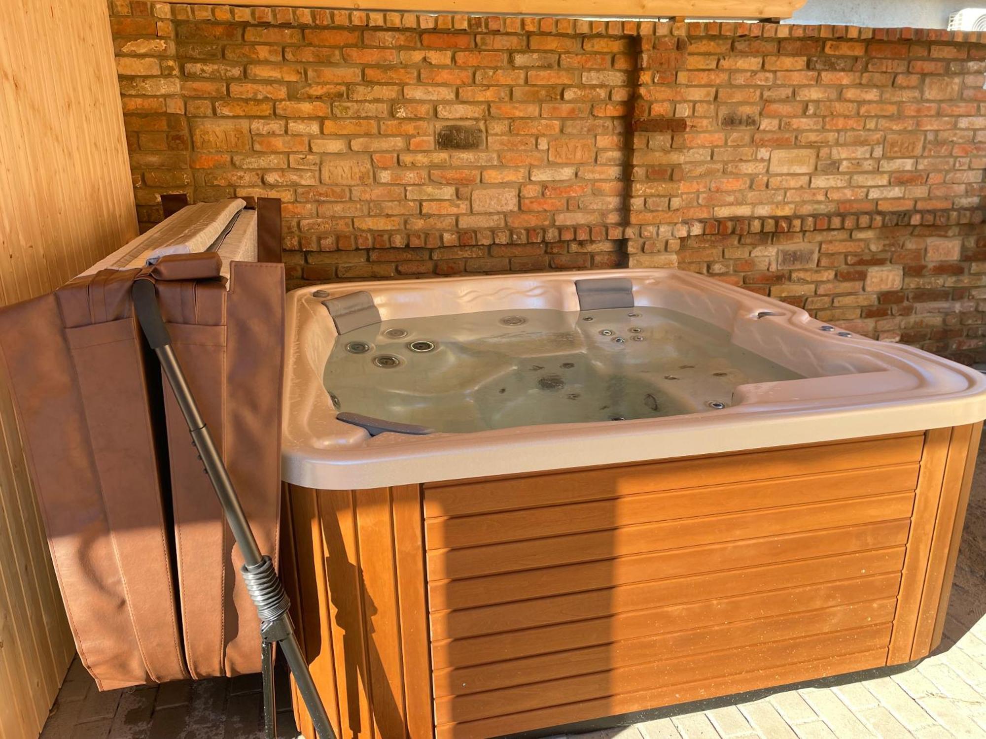 Balaton Apartman Balatonmariafurdo Bagian luar foto