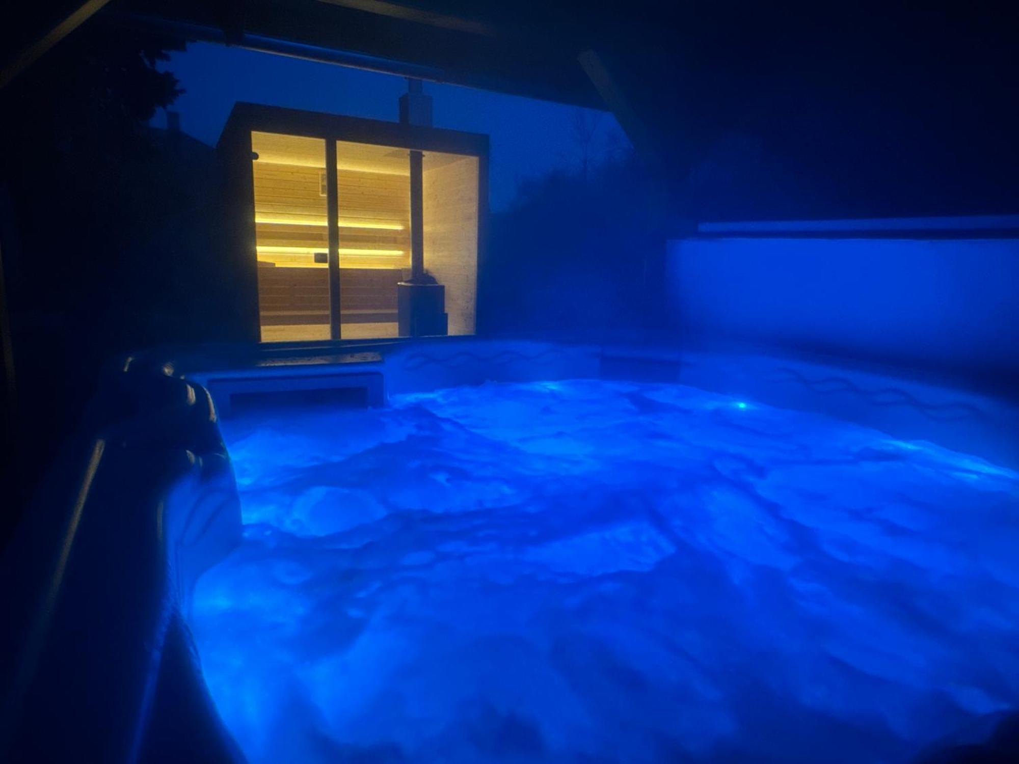 Balaton Apartman Balatonmariafurdo Bagian luar foto
