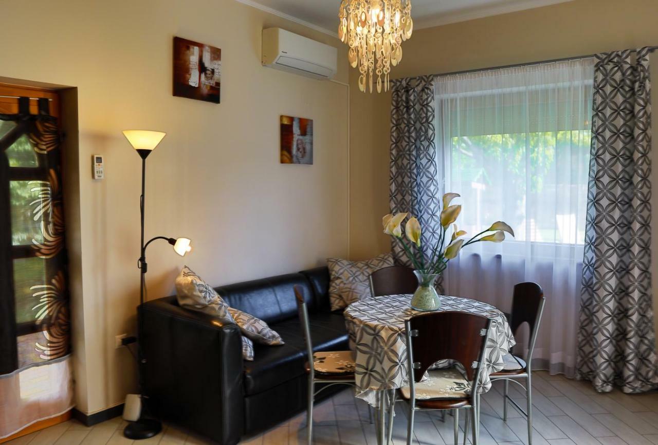 Balaton Apartman Balatonmariafurdo Bagian luar foto