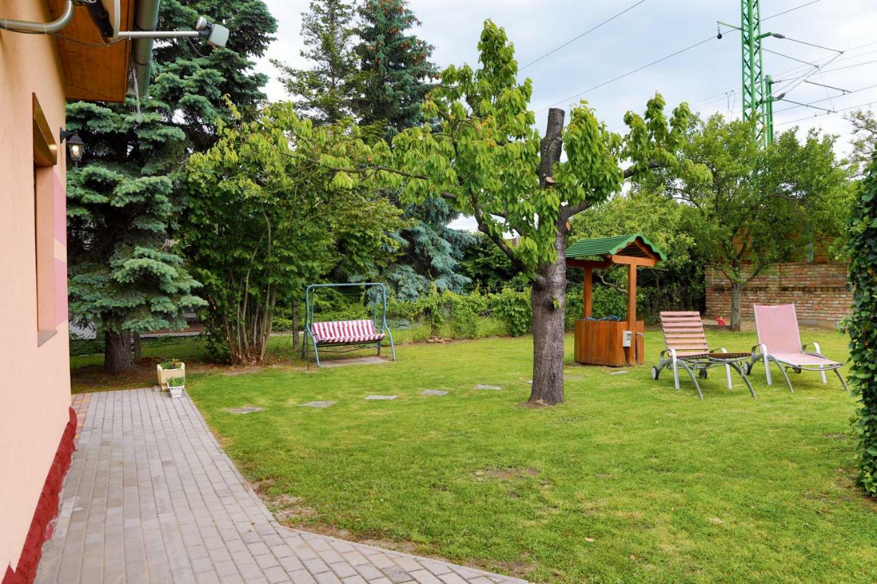 Balaton Apartman Balatonmariafurdo Bagian luar foto