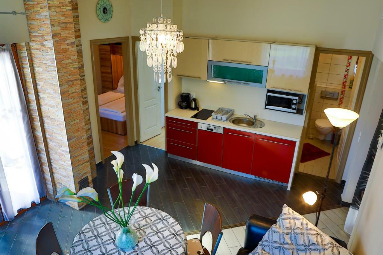 Balaton Apartman Balatonmariafurdo Bagian luar foto