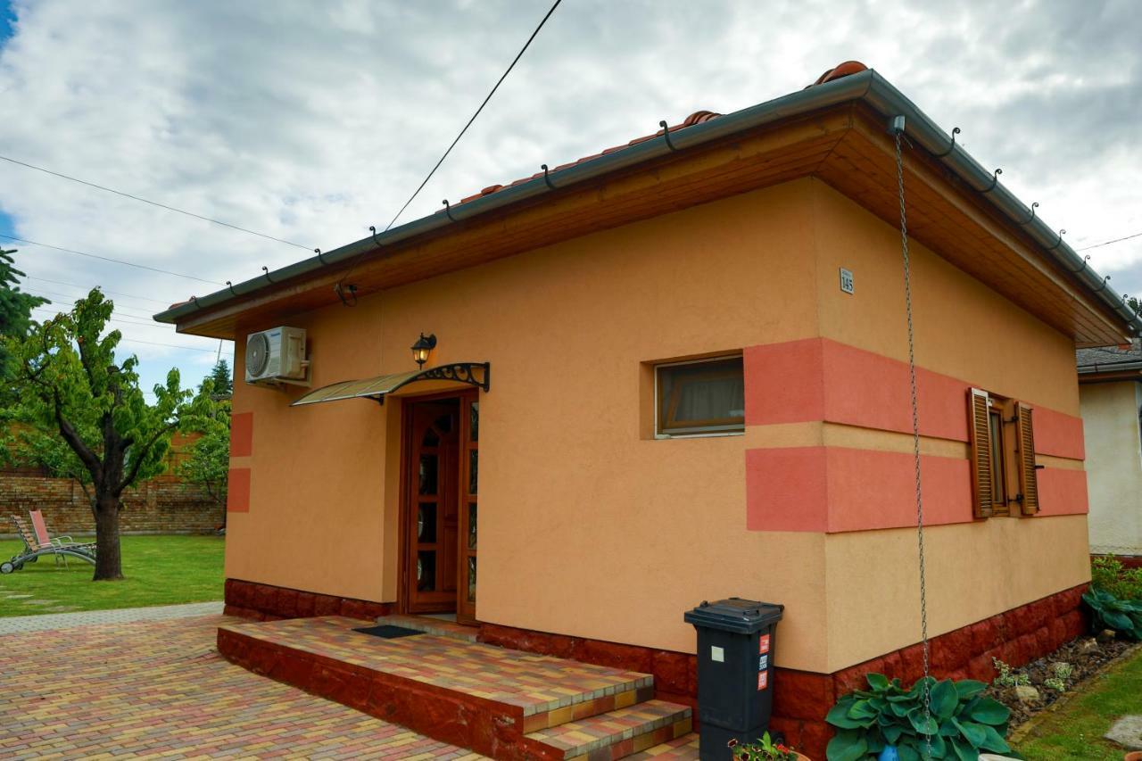 Balaton Apartman Balatonmariafurdo Bagian luar foto