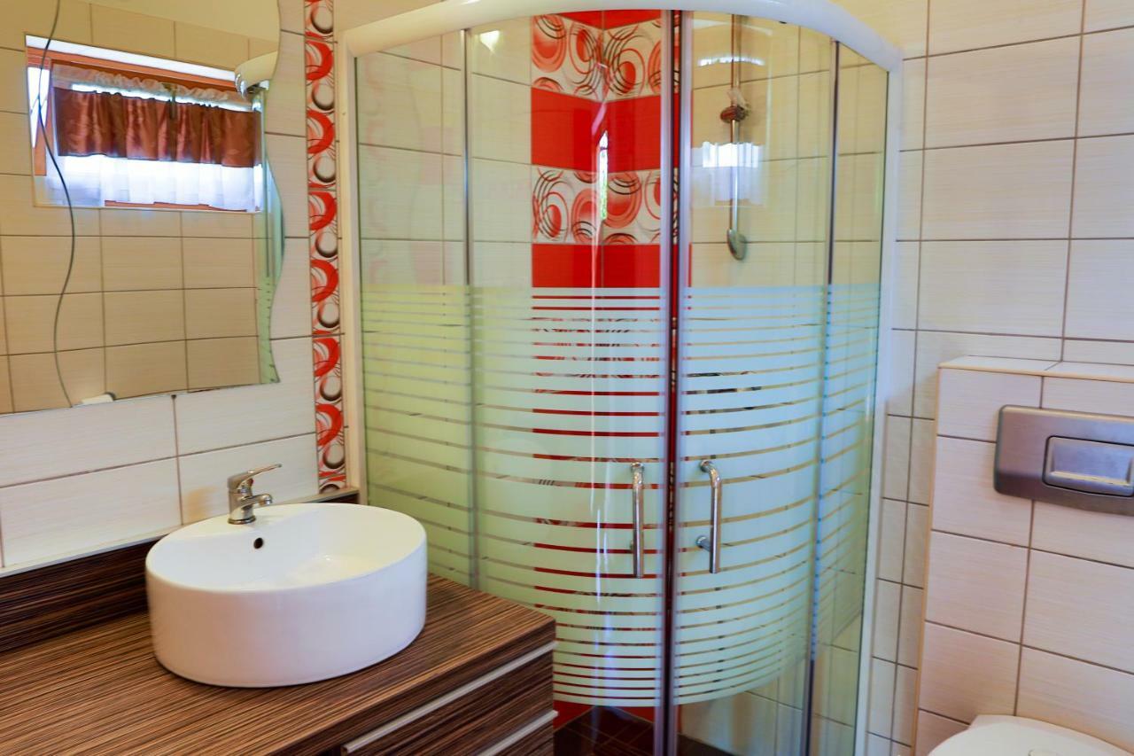 Balaton Apartman Balatonmariafurdo Bagian luar foto