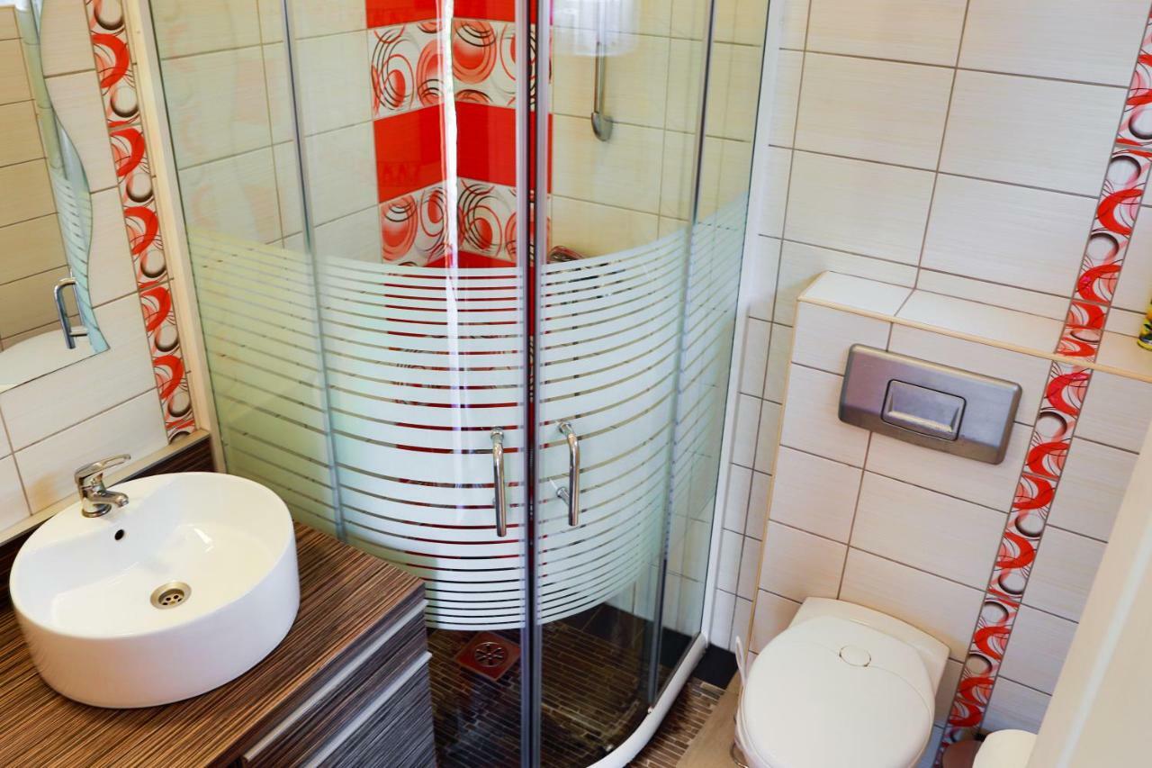 Balaton Apartman Balatonmariafurdo Bagian luar foto