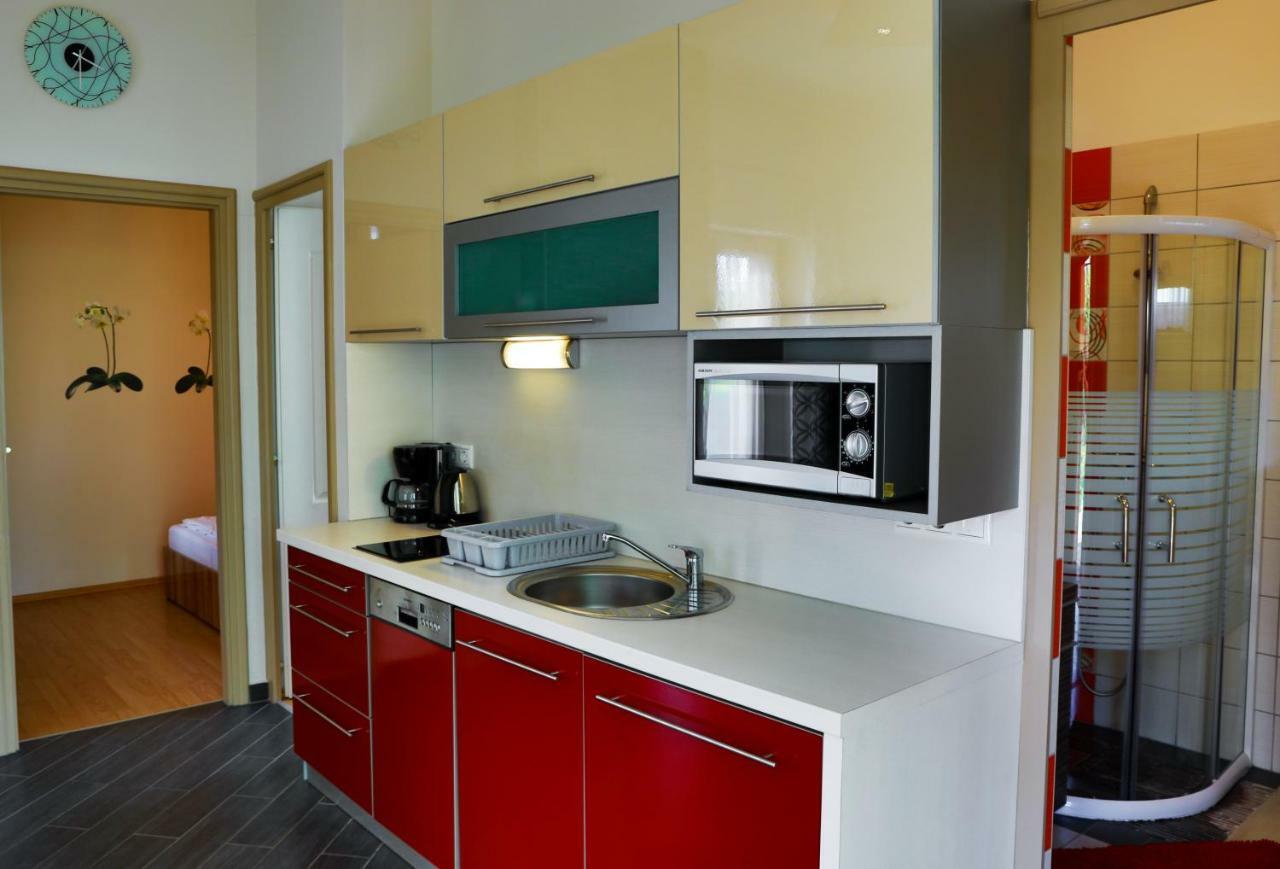 Balaton Apartman Balatonmariafurdo Bagian luar foto