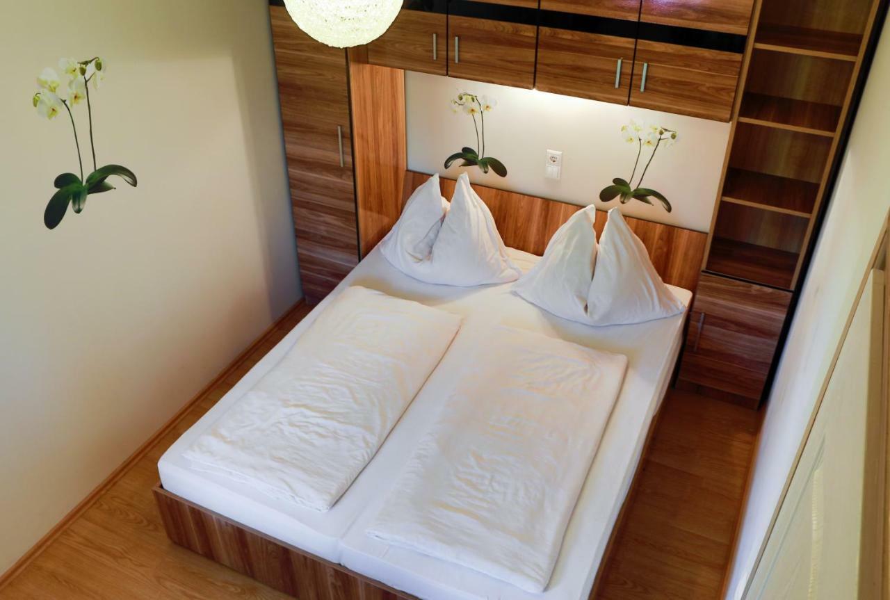 Balaton Apartman Balatonmariafurdo Bagian luar foto