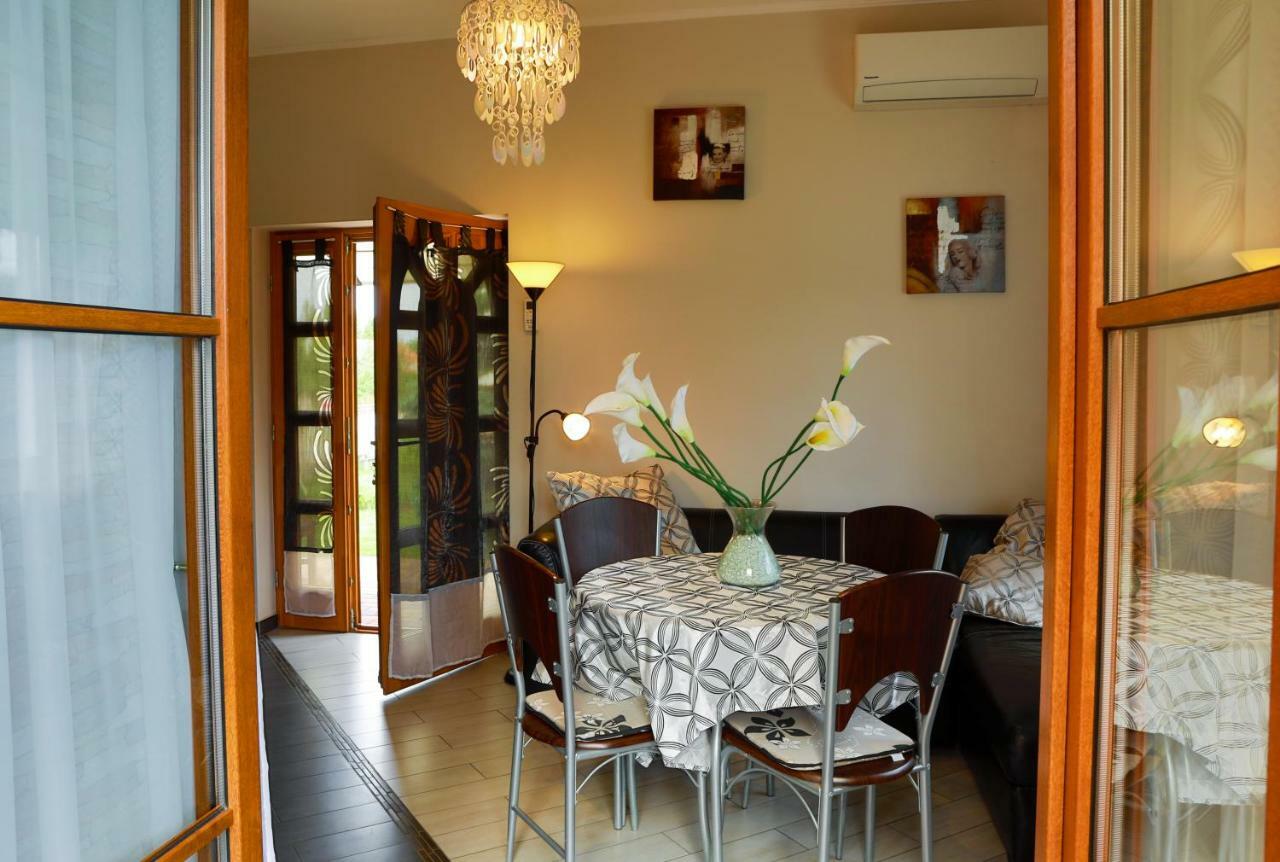 Balaton Apartman Balatonmariafurdo Bagian luar foto